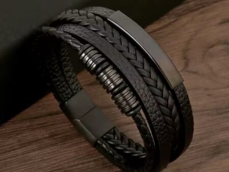 Classics Mens Leather bracelet